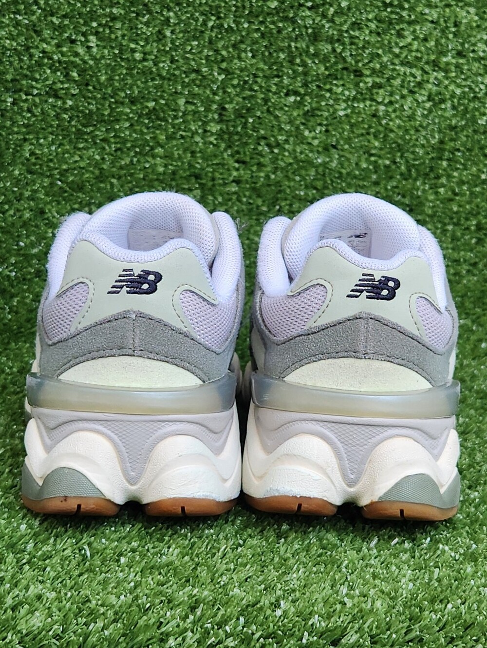 New Balance 9060 Little Girls Size 13 Athletic-Lifestyle Running Sneakers Shoes - Picture 3 of 16